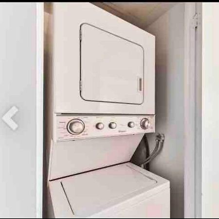 Beautiful Unit In Heart Of Downtown Torontoアパートメント エクステリア 写真