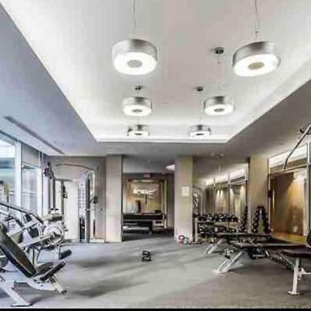 Beautiful Unit In Heart Of Downtown Torontoアパートメント エクステリア 写真