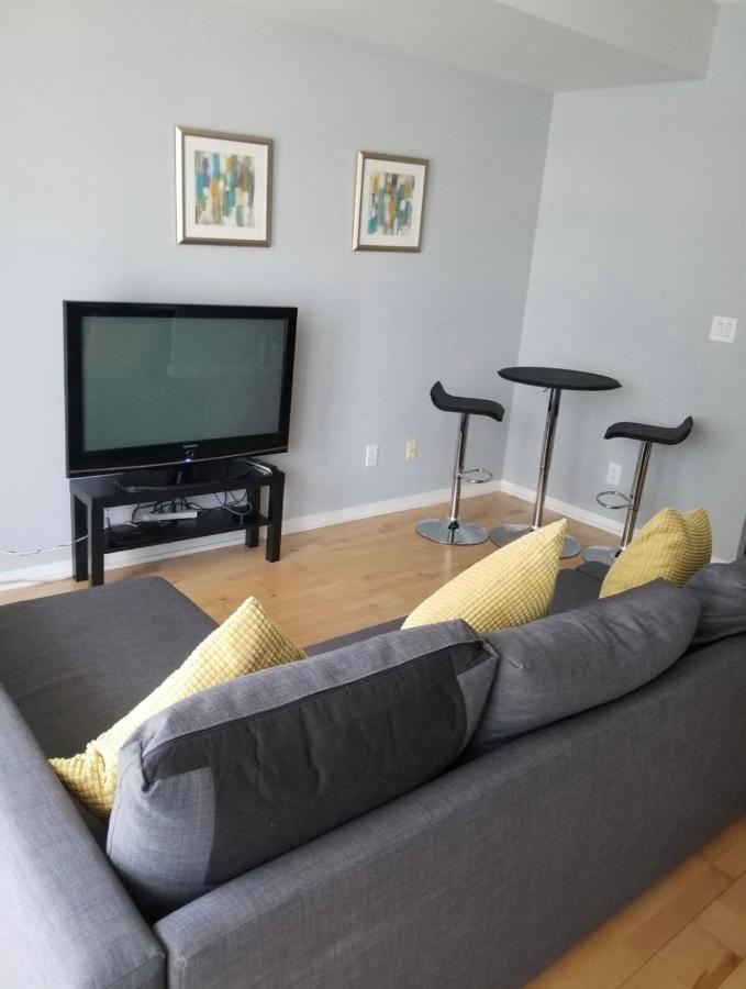 Beautiful Unit In Heart Of Downtown Torontoアパートメント エクステリア 写真