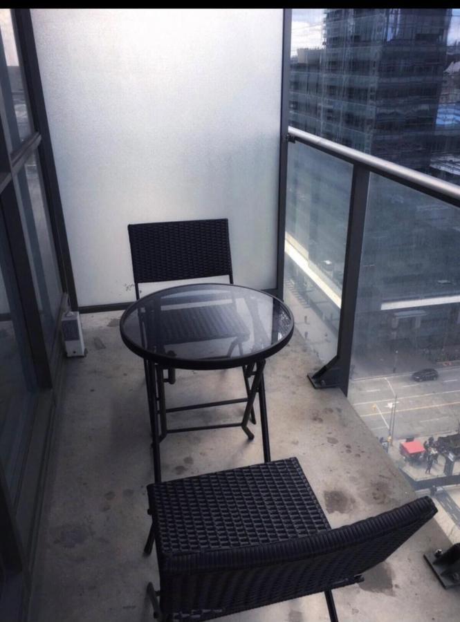 Beautiful Unit In Heart Of Downtown Torontoアパートメント エクステリア 写真